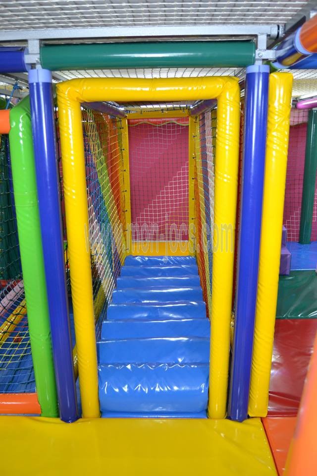 puente rodillos parque infantil
