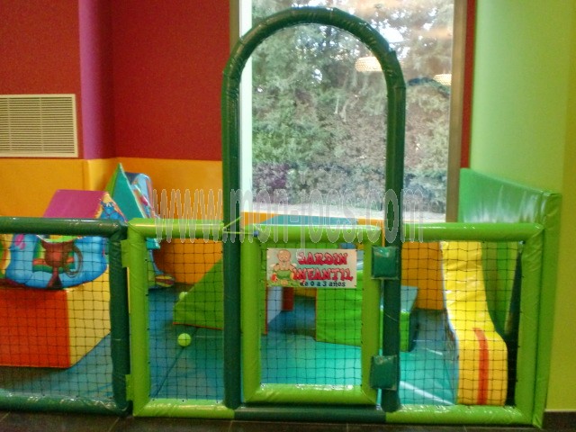 Puerta cierre con Aldaba para Parques Infantiles