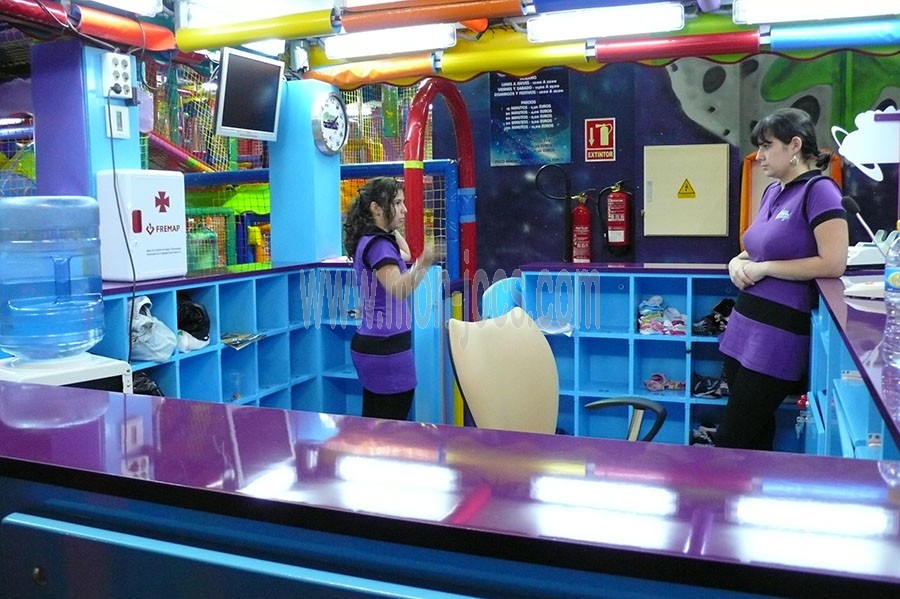 mobiliario parque infantil, mueble de recepción