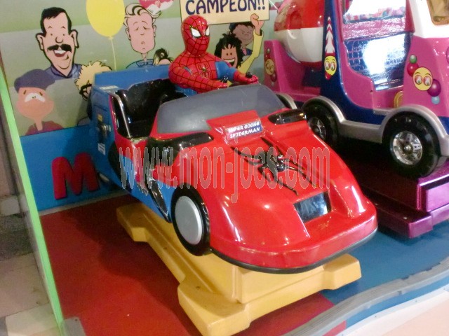 Coche de Spiderman para niños