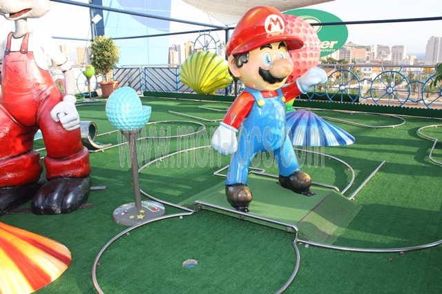 Pistas Mini-Golf exterior figuras