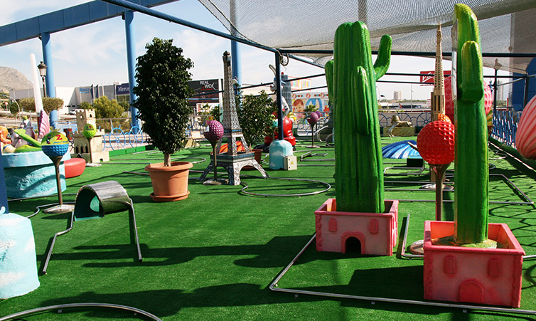 Minigolf la marina